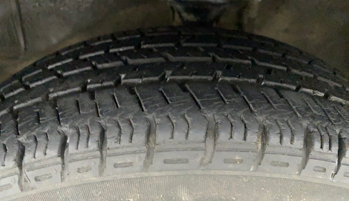 2017 Maruti Alto K10 VXI, Petrol, Manual, 28,254 km, Left Front Tyre Tread