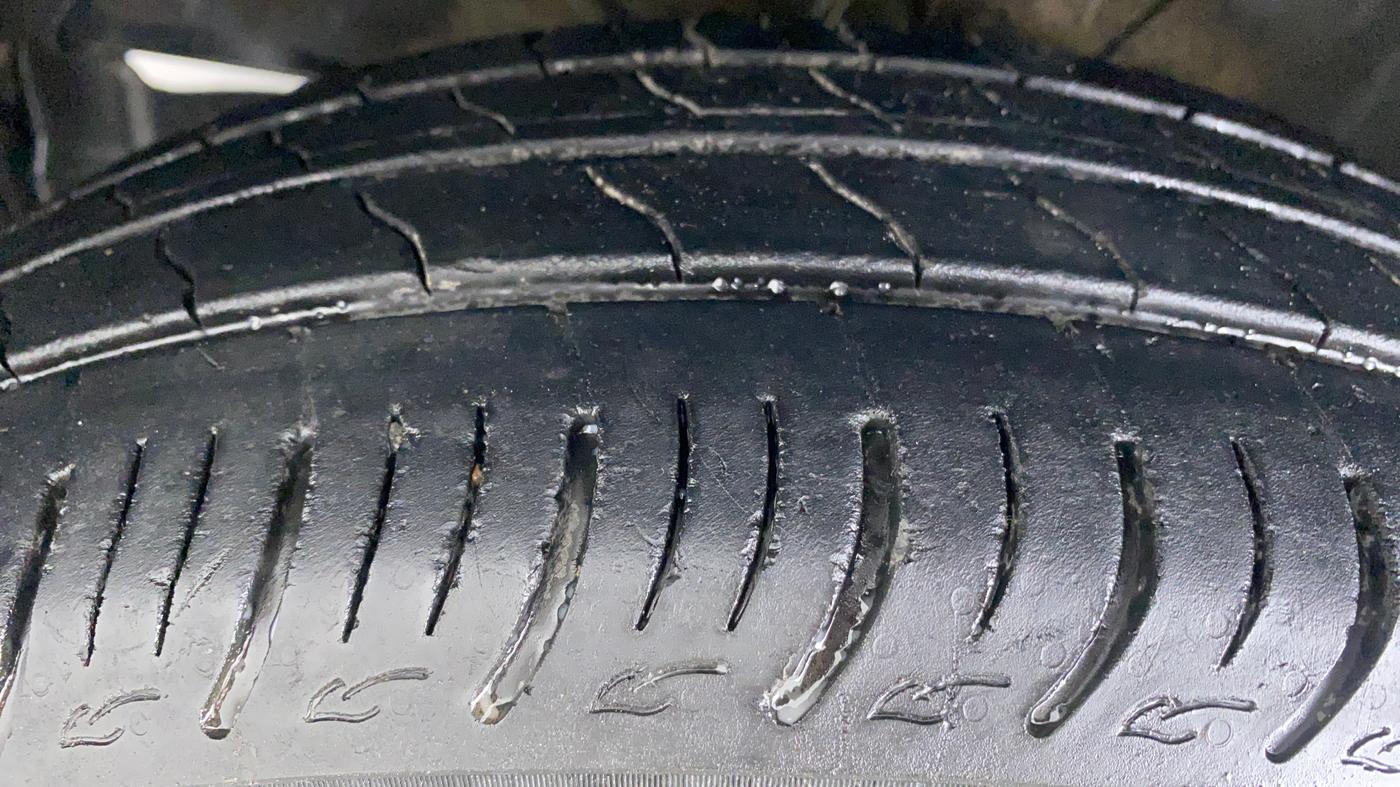 2019 Maruti Baleno DELTA PETROL 1.2, Petrol, Manual, 29,414 km, Left Front Tyre Tread