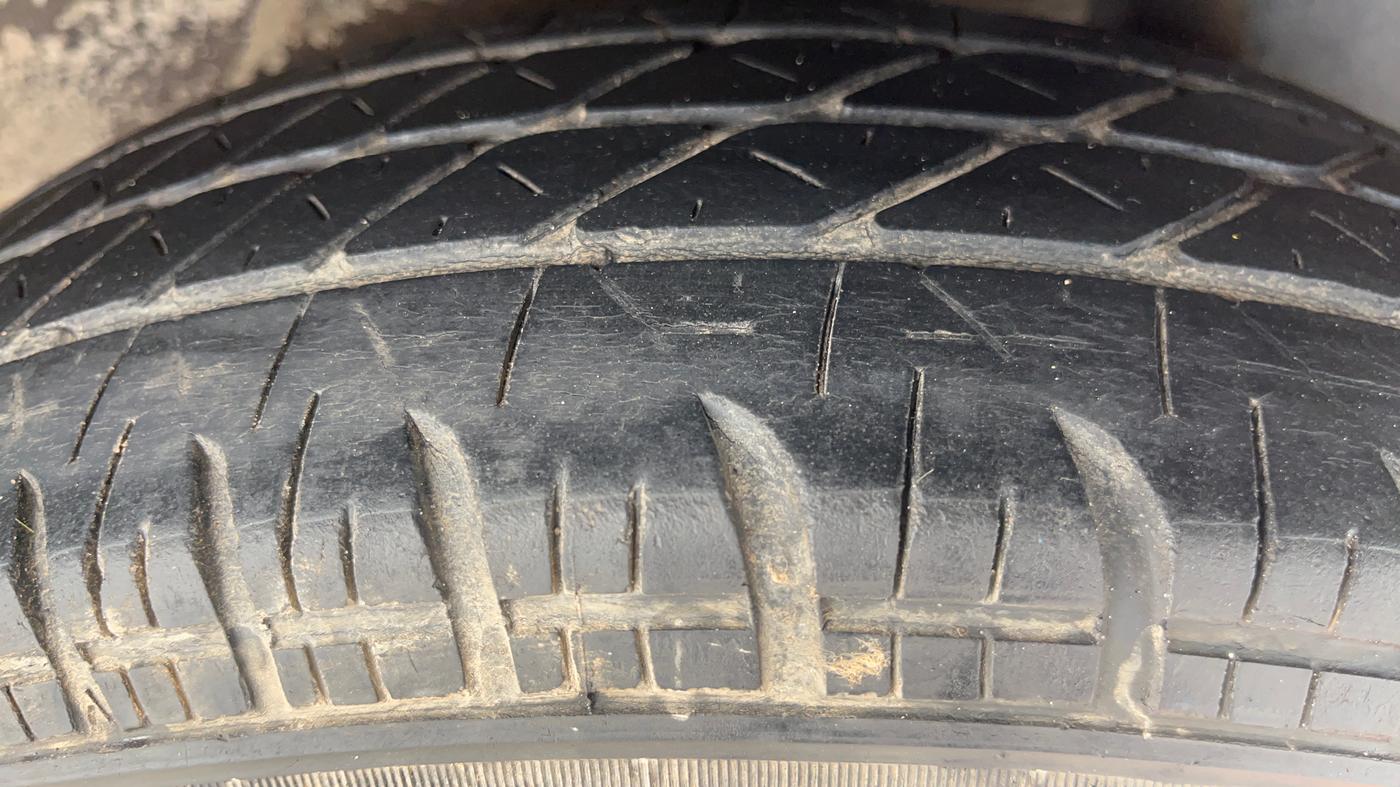 2014 Maruti Ritz VXI, Petrol, Manual, 73,204 km, Left Rear Tyre Tread
