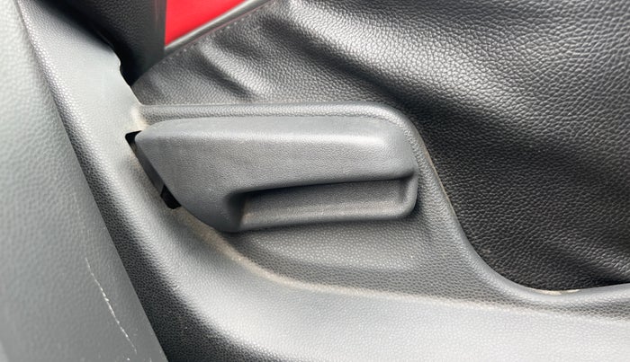 2014 Maruti Ritz VXI, Petrol, Manual, 73,204 km, Driver Side Adjustment Panel