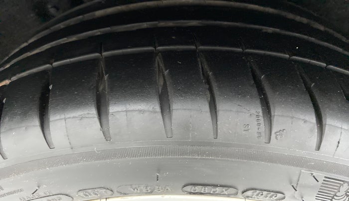 2014 Mercedes Benz C Class C 200 AVANTGARDE, Petrol, Automatic, 38,597 km, Right Rear Tyre Tread