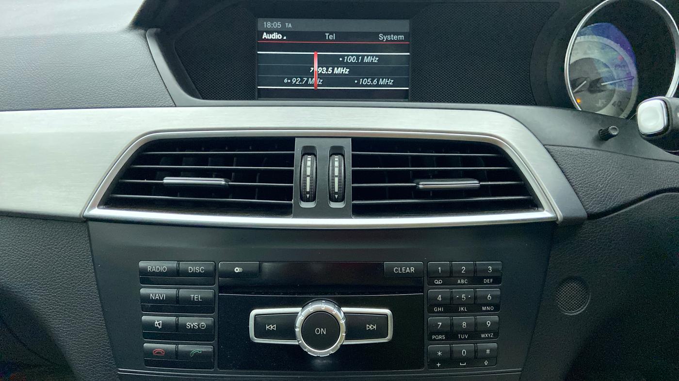2014 Mercedes Benz C Class C 200 AVANTGARDE, Petrol, Automatic, 38,597 km, Infotainment System