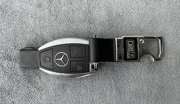 2014 Mercedes Benz C Class C 200 AVANTGARDE, Petrol, Automatic, 38,597 km, Key Close Up