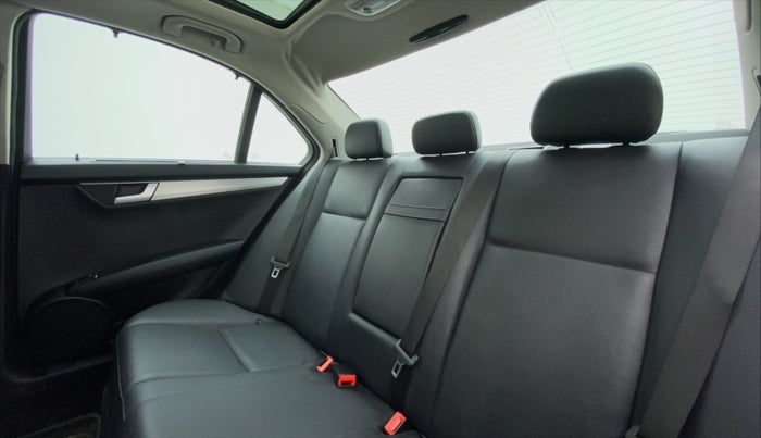 2014 Mercedes Benz C Class C 200 AVANTGARDE, Petrol, Automatic, 38,597 km, Right Side Rear Door Cabin