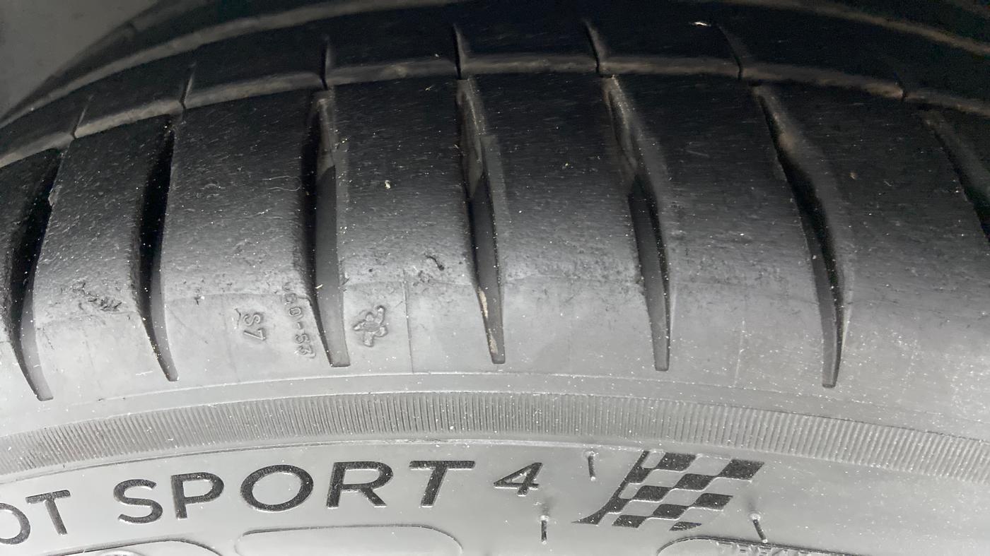 2014 Mercedes Benz C Class C 200 AVANTGARDE, Petrol, Automatic, 38,597 km, Left Front Tyre Tread