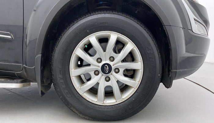 2017 Mahindra XUV500 W10 FWD, Diesel, Manual, 63,306 km, Right Front Wheel