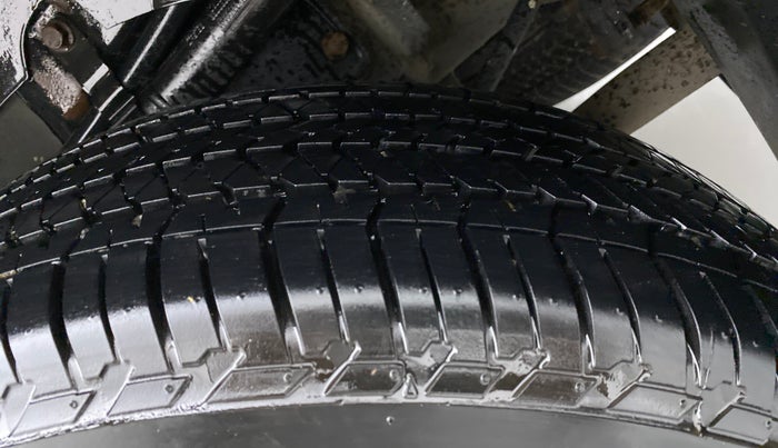 2017 Mahindra XUV500 W10 FWD, Diesel, Manual, 63,306 km, Left Rear Tyre Tread