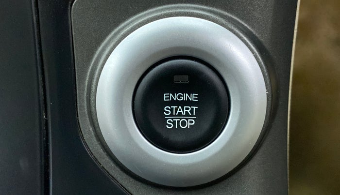 2017 Mahindra XUV500 W10 FWD, Diesel, Manual, 63,306 km, Keyless Start/ Stop Button