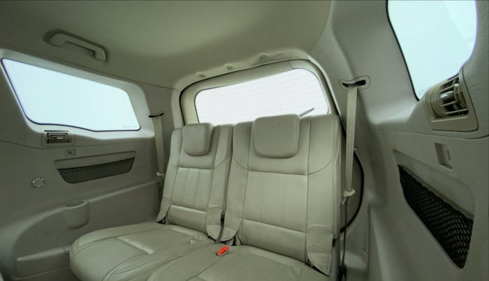 2017 Mahindra XUV500 W10 FWD, Diesel, Manual, 63,306 km, Third Seat Row ( optional )