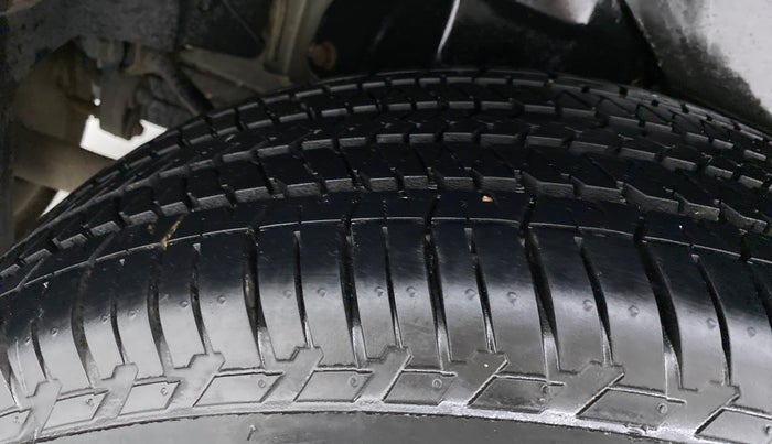 2017 Mahindra XUV500 W10 FWD, Diesel, Manual, 63,306 km, Right Rear Tyre Tread