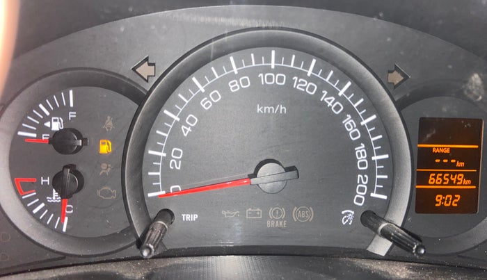 2017 Maruti Swift LXI (O), Petrol, Manual, 66,537 km, Odometer Image