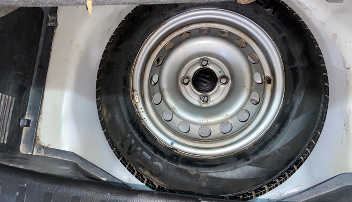 2017 Maruti Swift LXI (O), Petrol, Manual, 66,537 km, Spare Tyre