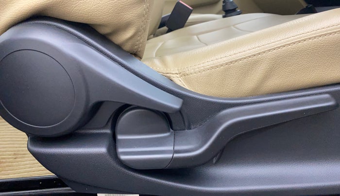 2019 Honda Amaze 1.2L I-VTEC VX, Petrol, Manual, 22,842 km, Driver Side Adjustment Panel