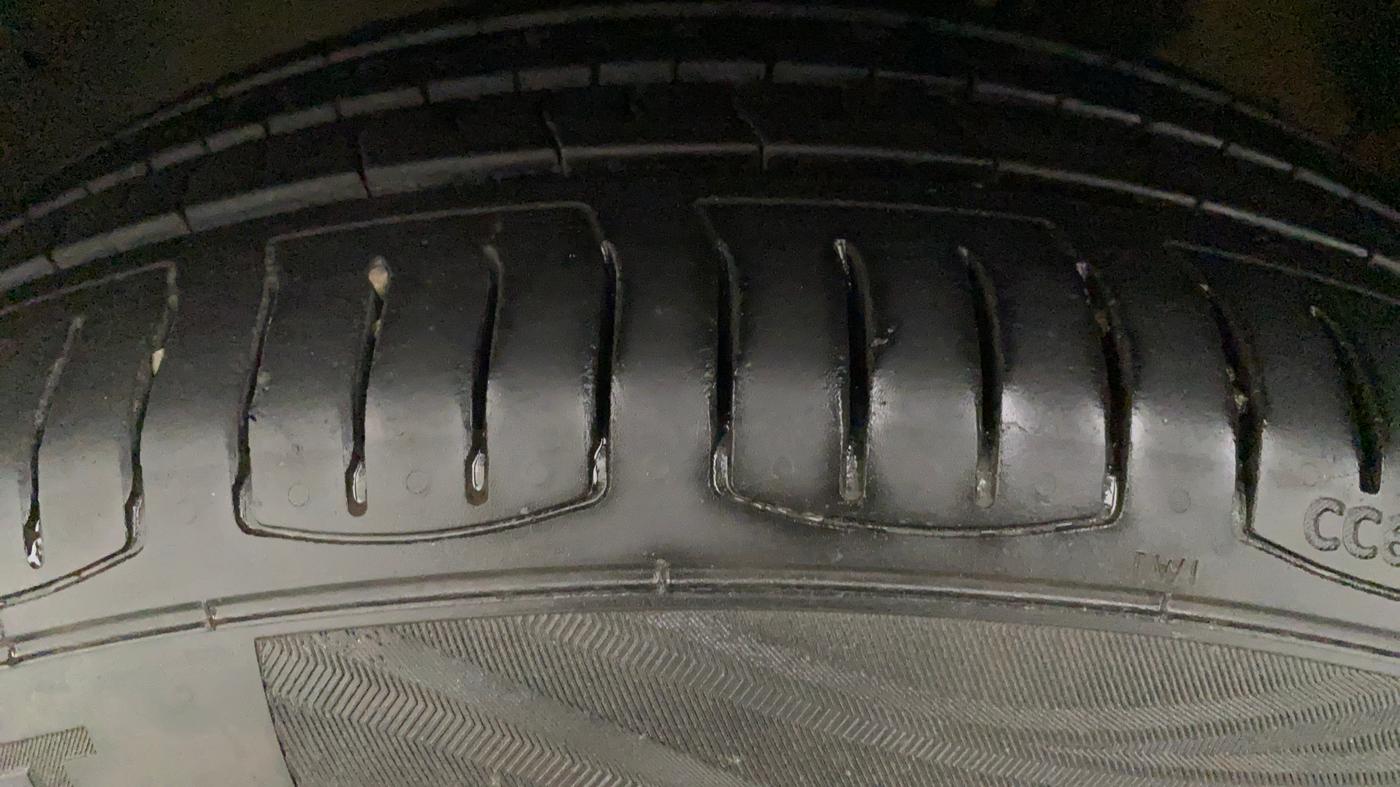2014 Volkswagen Polo GT TDI, Diesel, Manual, 1,11,433 km, Left Front Tyre Tread