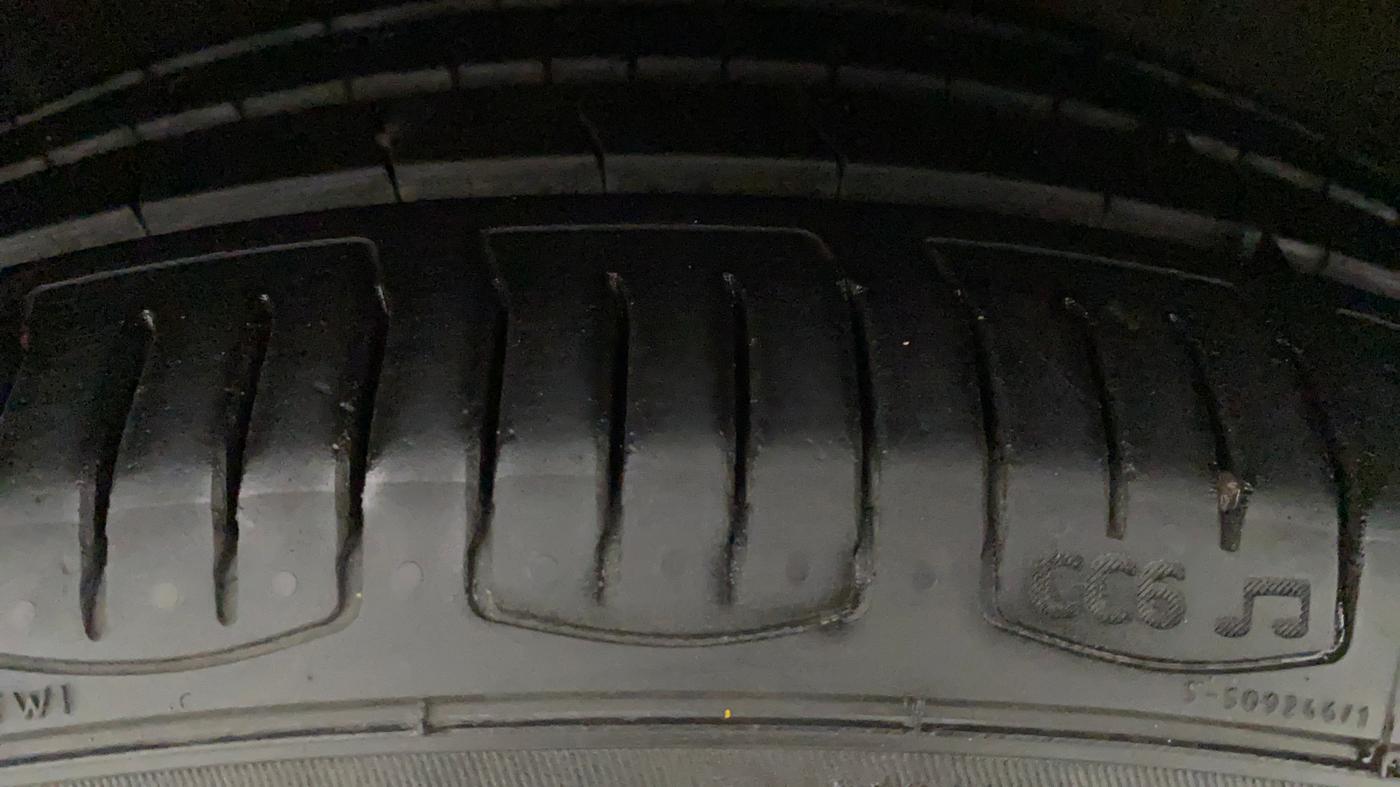 2014 Volkswagen Polo GT TDI, Diesel, Manual, 1,11,433 km, Right Front Tyre Tread