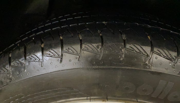 2016 Hyundai Creta SX PLUS AT 1.6 PETROL, Petrol, Automatic, 1,19,342 km, Right Rear Tyre Tread