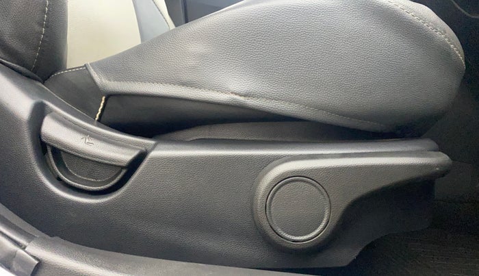 2016 Hyundai Grand i10 ASTA (O) 1.2 KAPPA VTVT, Petrol, Manual, 43,970 km, Driver Side Adjustment Panel