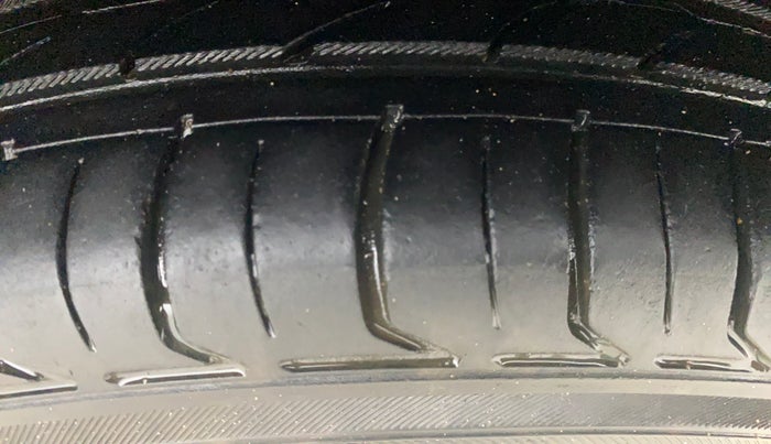 2016 Hyundai Grand i10 ASTA (O) 1.2 KAPPA VTVT, Petrol, Manual, 43,970 km, Left Rear Tyre Tread