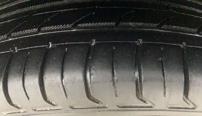 2016 Hyundai Grand i10 ASTA (O) 1.2 KAPPA VTVT, Petrol, Manual, 43,970 km, Right Rear Tyre Tread