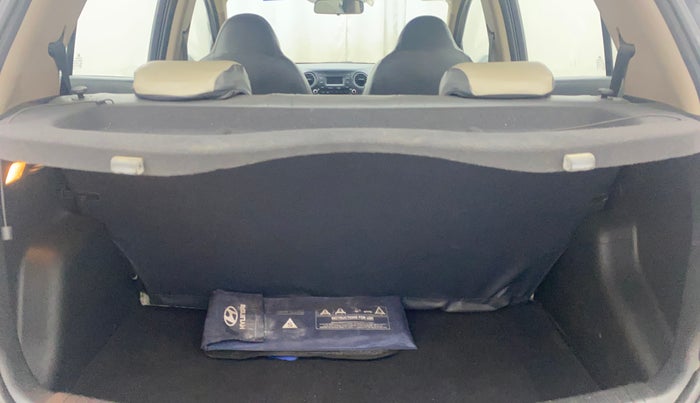 2016 Hyundai Grand i10 ASTA (O) 1.2 KAPPA VTVT, Petrol, Manual, 43,970 km, Boot Inside