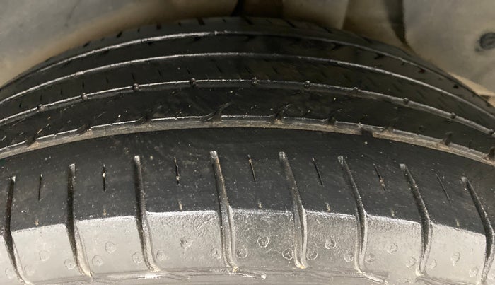 2017 Hyundai Creta E PLUS 1.6 PETROL, Petrol, Manual, 44,380 km, Left Rear Tyre Tread