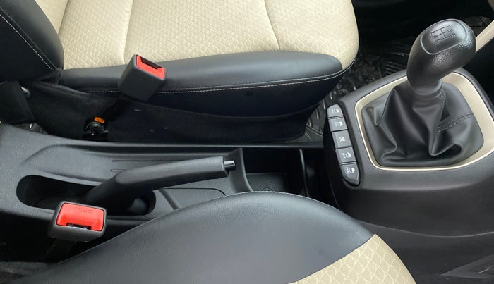 2019 Hyundai NEW SANTRO 1.1 MAGNA MT, Petrol, Manual, 1,980 km, Gear Lever