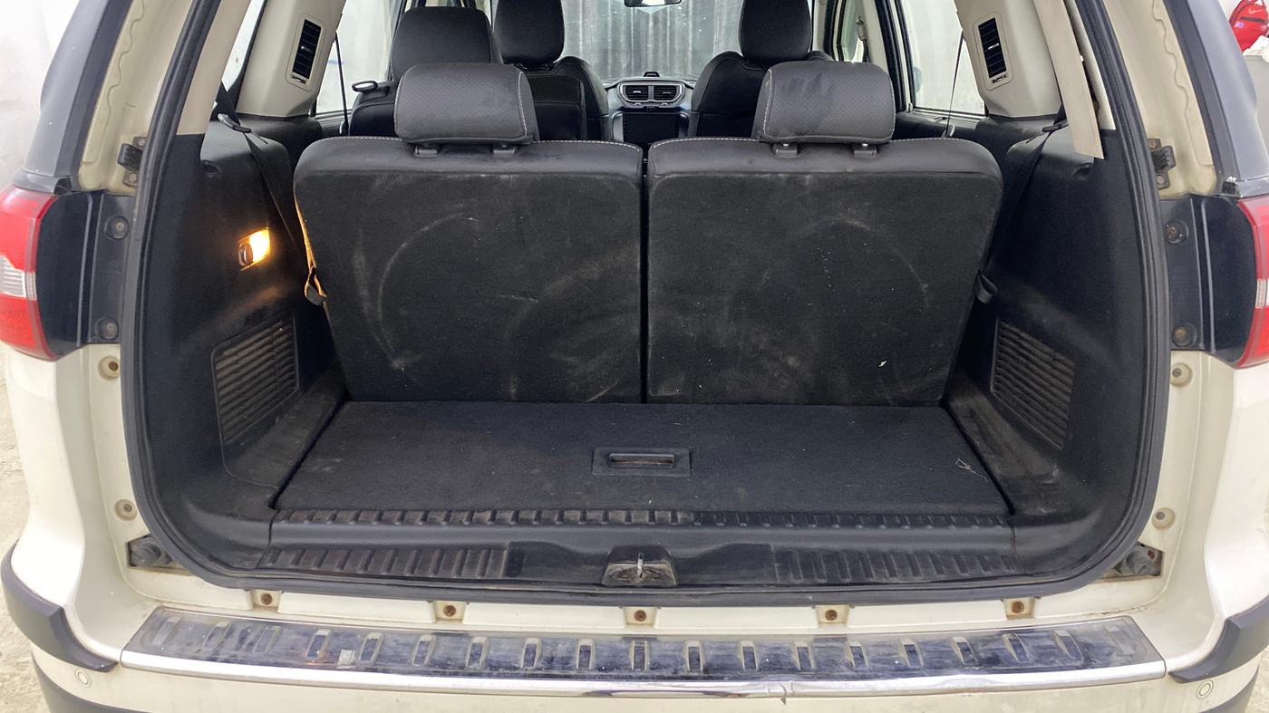 2017 Tata Hexa XTA 4X2 7 STR, Diesel, Automatic, 80,494 km, Boot Inside
