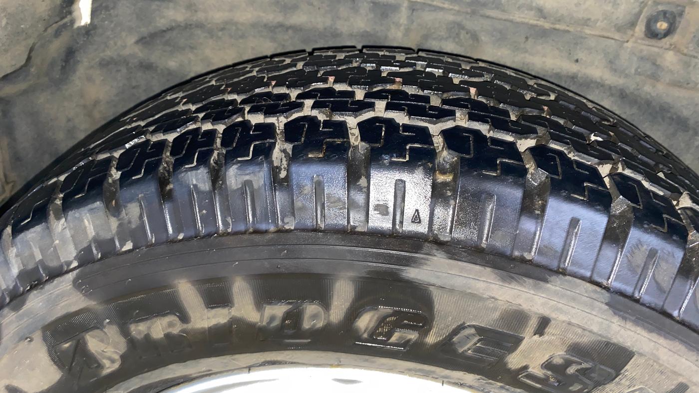 2017 Tata Hexa XTA 4X2 7 STR, Diesel, Automatic, 80,494 km, Left Rear Tyre Tread