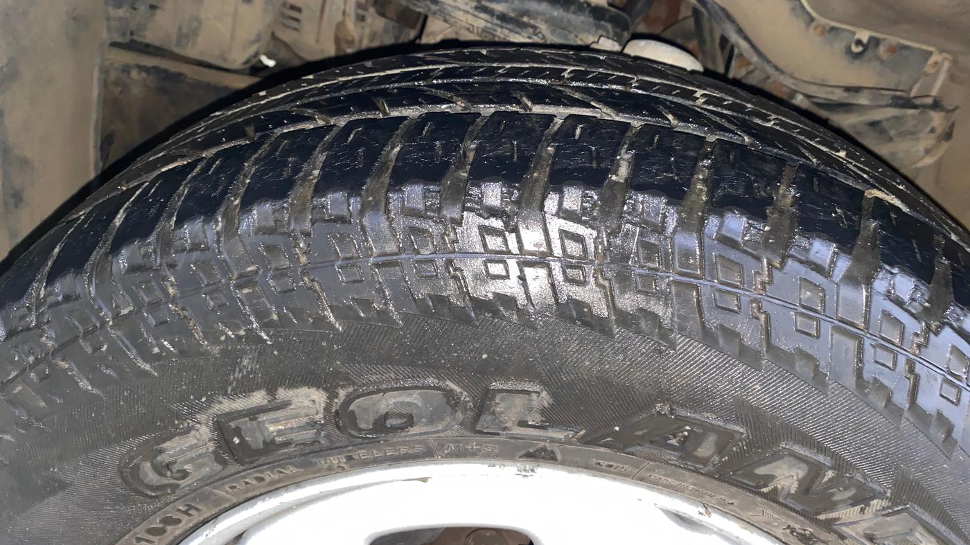 2017 Tata Hexa XTA 4X2 7 STR, Diesel, Automatic, 80,494 km, Left Front Tyre Tread