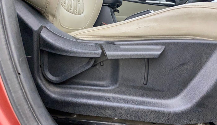 2019 KIA SELTOS HTX IVT 1.5 PETROL, Petrol, Automatic, 1,30,104 km, Driver Side Adjustment Panel