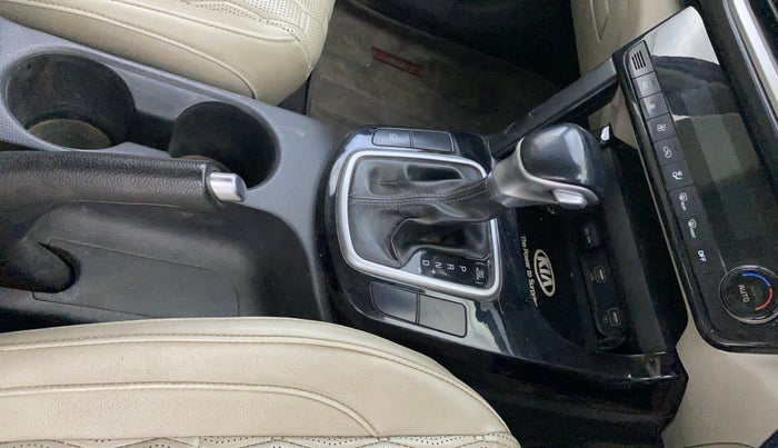 2019 KIA SELTOS HTX IVT 1.5 PETROL, Petrol, Automatic, 1,30,104 km, Gear Lever