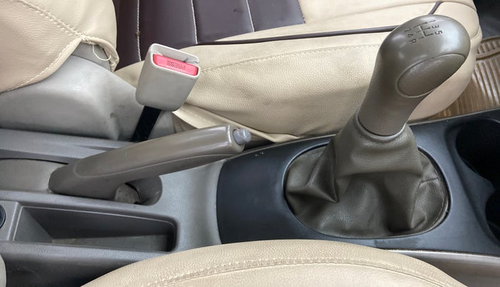 2012 Nissan Sunny XV PETROL, Petrol, Manual, 1,19,652 km, Gear Lever