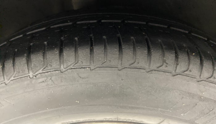 2012 Nissan Sunny XV PETROL, Petrol, Manual, 1,19,652 km, Right Rear Tyre Tread