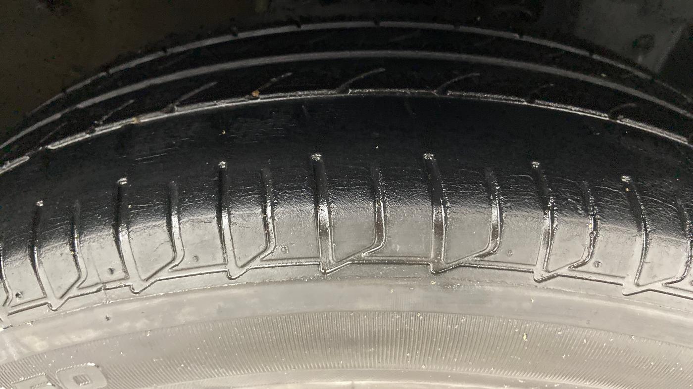 2012 Nissan Sunny XV PETROL, Petrol, Manual, 1,19,652 km, Right Front Tyre Tread