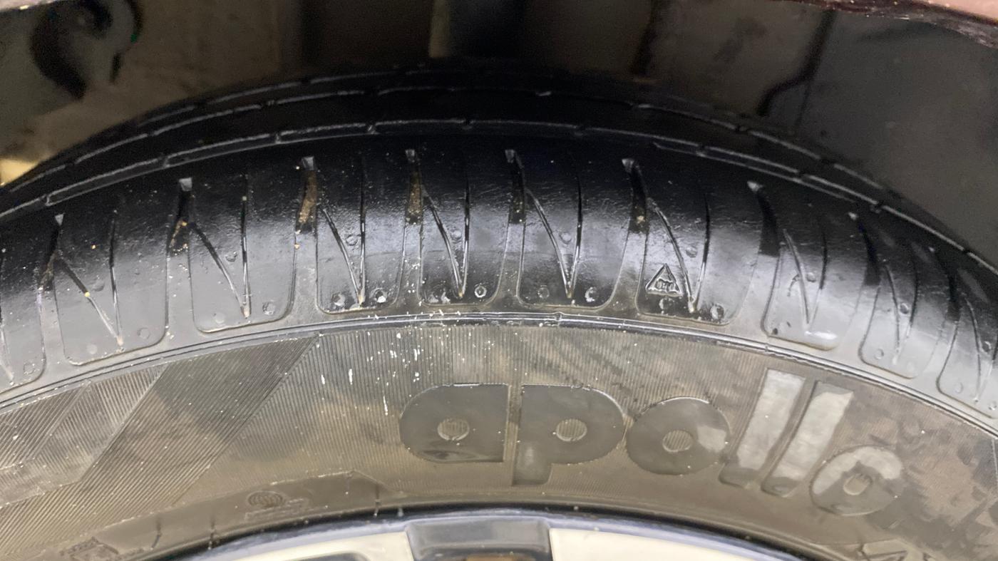 2021 Tata TIGOR XZ PLUS PETROL, CNG, Manual, 1,04,604 km, Right Rear Tyre Tread