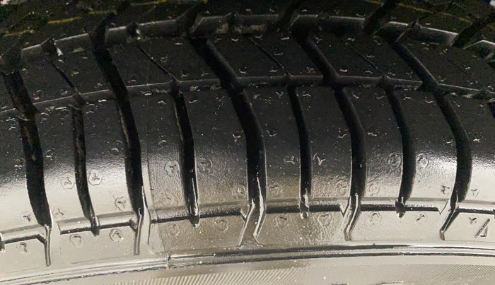 2015 Honda Amaze 1.2L I-VTEC S AT, Petrol, Automatic, 85,826 km, Left Front Tyre Tread