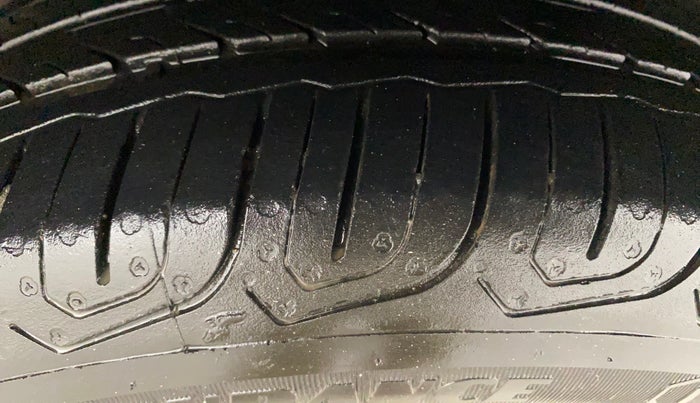 2015 Honda Amaze 1.2L I-VTEC S AT, Petrol, Automatic, 85,826 km, Left Rear Tyre Tread