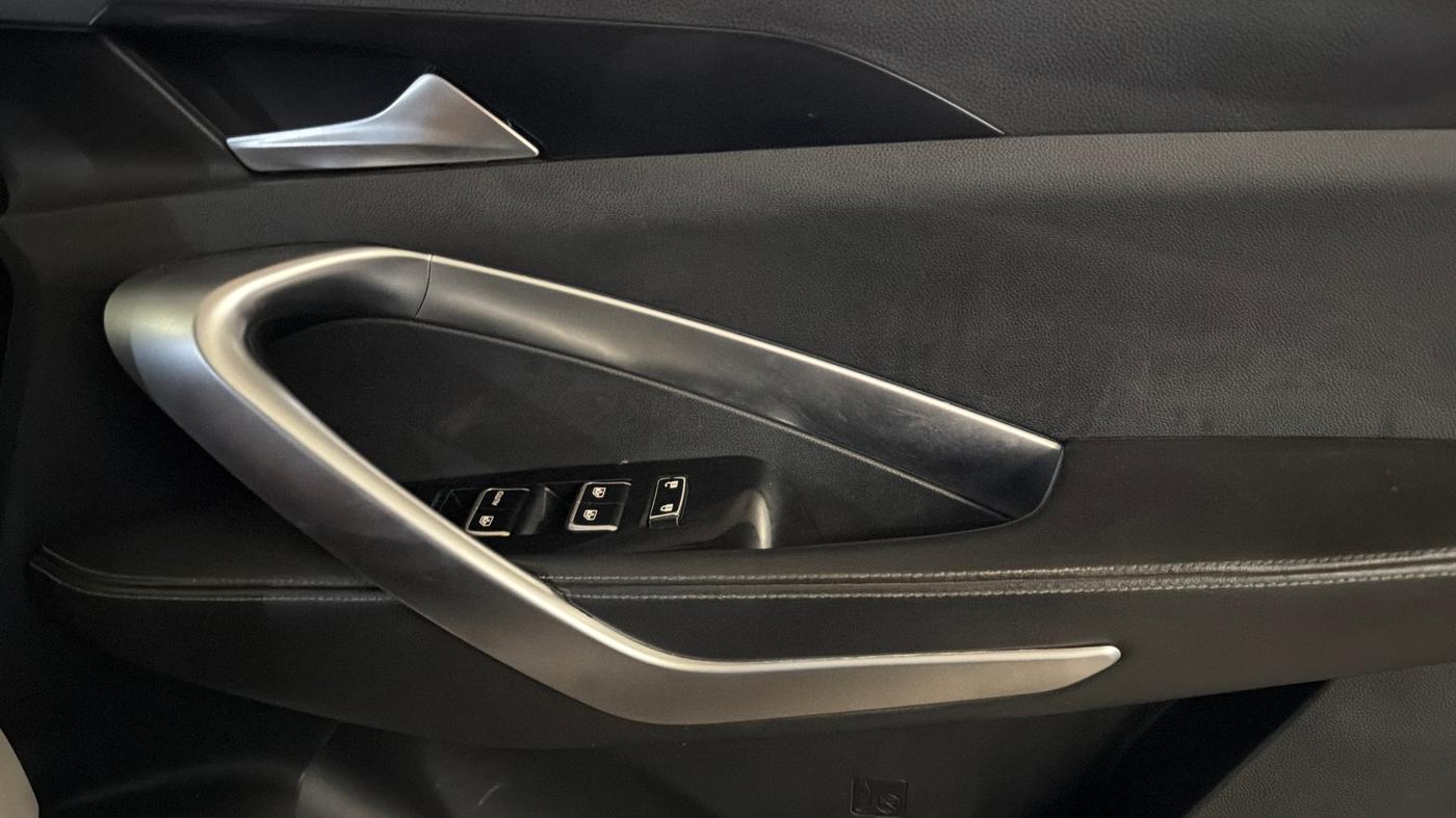 2019 MG HECTOR SHARP 1.5 DCT PETROL, Petrol, Automatic, 83,588 km, Driver Side Door Panels Control