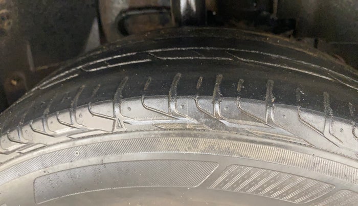 2019 Tata NEXON XZA PLUS PETROL, Petrol, Automatic, 72,703 km, Right Front Tyre Tread