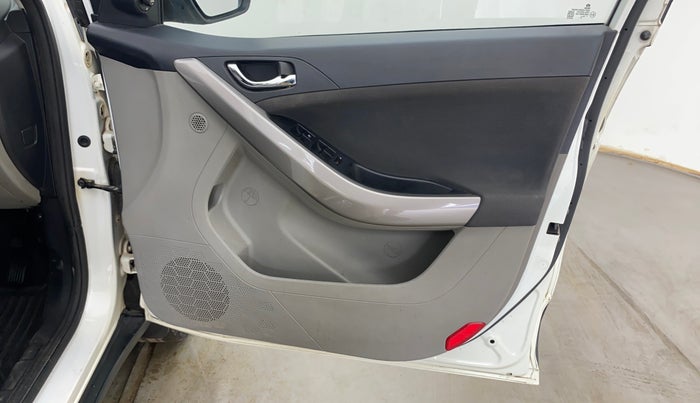 2019 Tata NEXON XZA PLUS PETROL, Petrol, Automatic, 72,703 km, Driver Side Door Panels Control