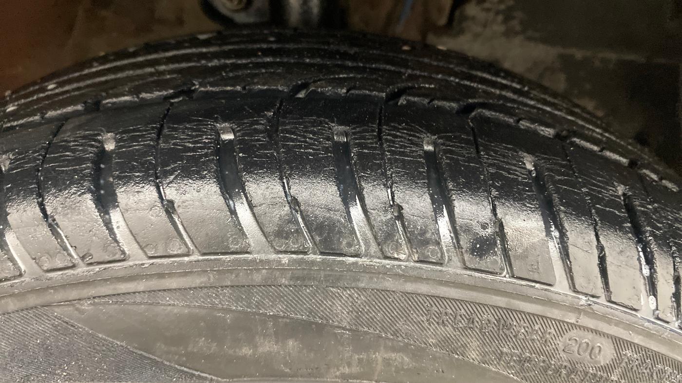2016 Mahindra Kuv100 K4 PLUS D 6 STR, Diesel, Manual, 72,494 km, Right Front Tyre Tread