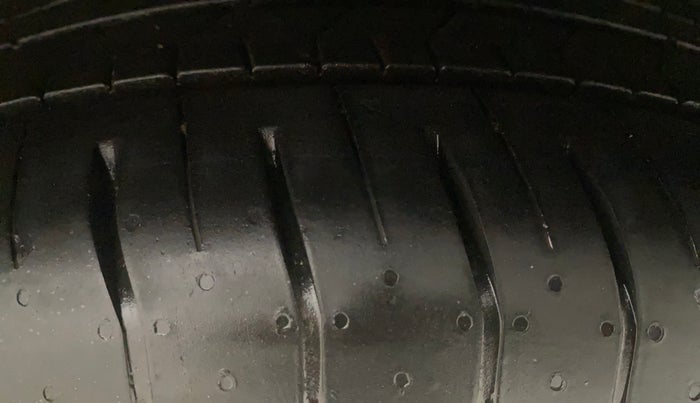 2024 Hyundai Verna SX (O) 1.5 TURBO PETROL DCT, Petrol, Automatic, 10,808 km, Left Rear Tyre Tread