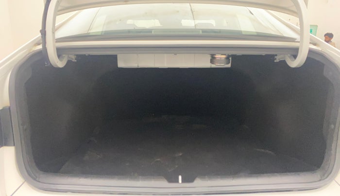 2024 Hyundai Verna SX (O) 1.5 TURBO PETROL DCT, Petrol, Automatic, 10,808 km, Boot Inside