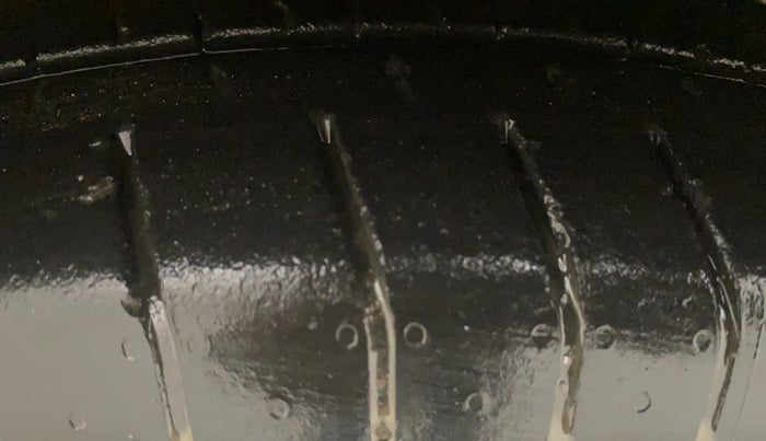 2024 Hyundai Verna SX (O) 1.5 TURBO PETROL DCT, Petrol, Automatic, 10,808 km, Left Front Tyre Tread