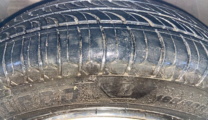 2020 Maruti Swift VXI, Petrol, Manual, 56,413 km, Left Front Tyre Tread