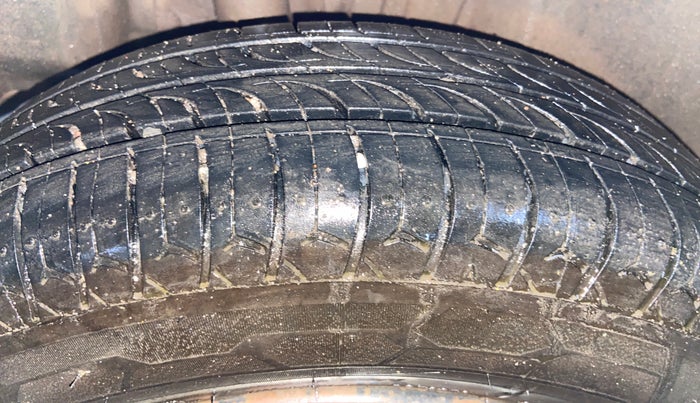 2020 Maruti Swift VXI, Petrol, Manual, 56,413 km, Right Rear Tyre Tread