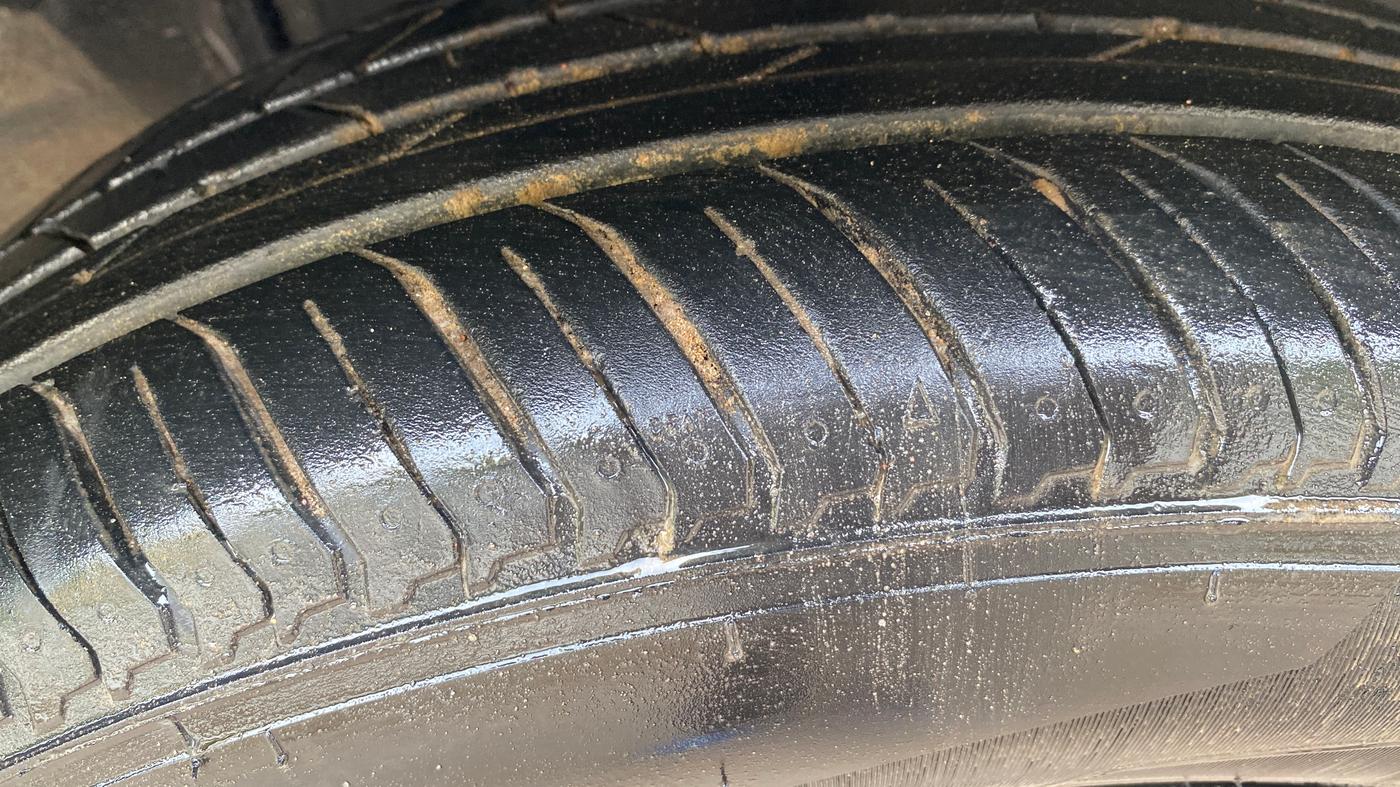2021 Nissan MAGNITE XV TURBO, Petrol, Manual, 1,44,156 km, Right Front Tyre Tread