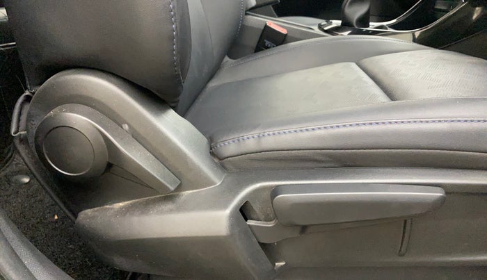 2024 Tata ALTROZ XZ Plus (S) Dark Edition, Petrol, Manual, 14,856 km, Driver Side Adjustment Panel