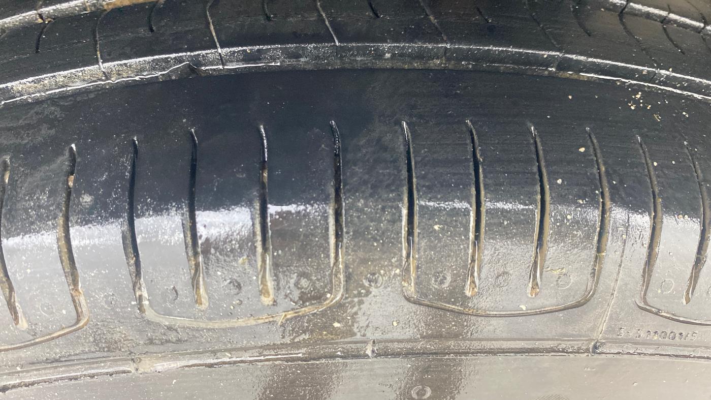 2014 Maruti Swift Dzire VXI, Petrol, Manual, 50,672 km, Left Rear Tyre Tread