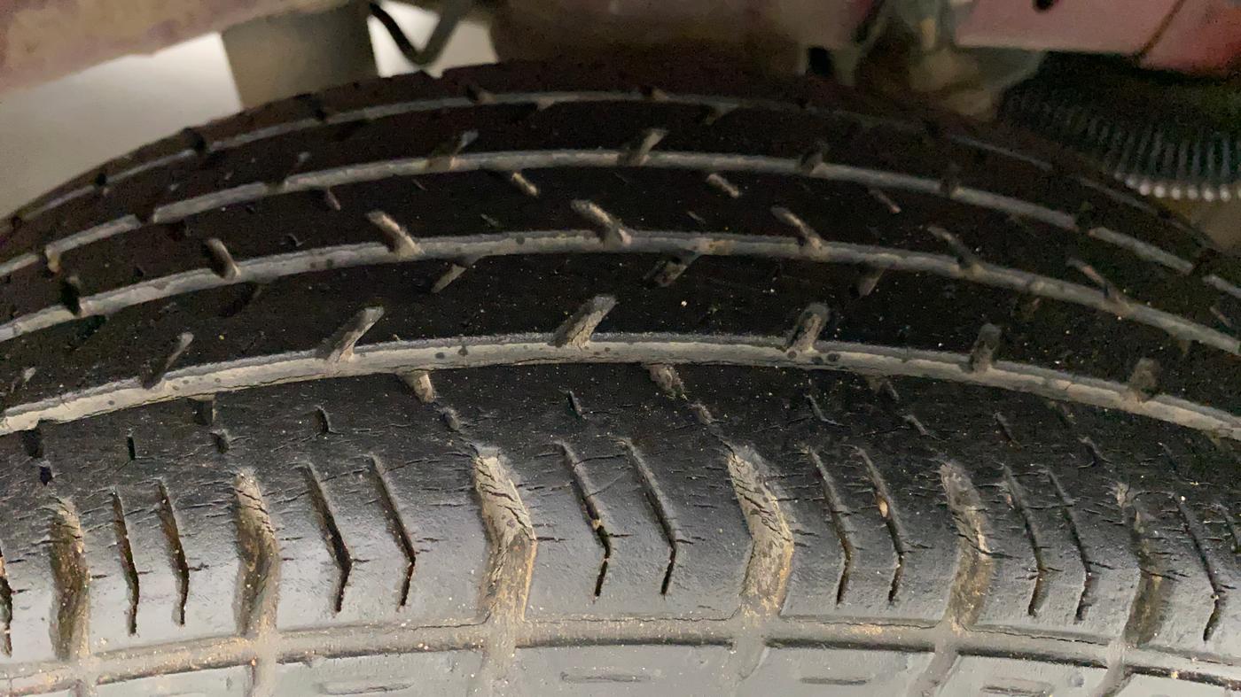 2010 Hyundai Santro Xing GLS, Petrol, Manual, 64,852 km, Left Rear Tyre Tread